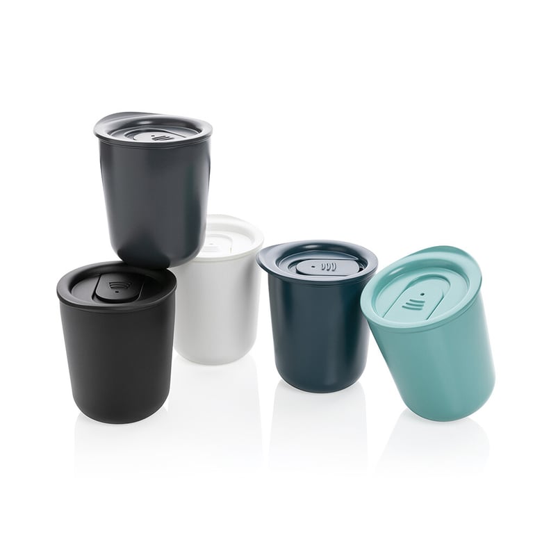 Photo de cinq mugs